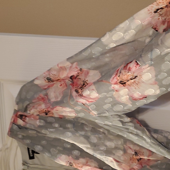 Express shorts romper - Picture 2 of 7